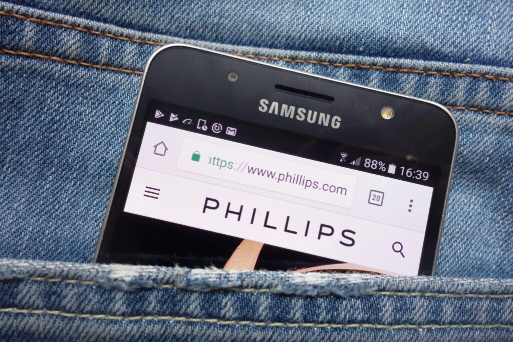 Phillips website displayed on Samsung smartphone 